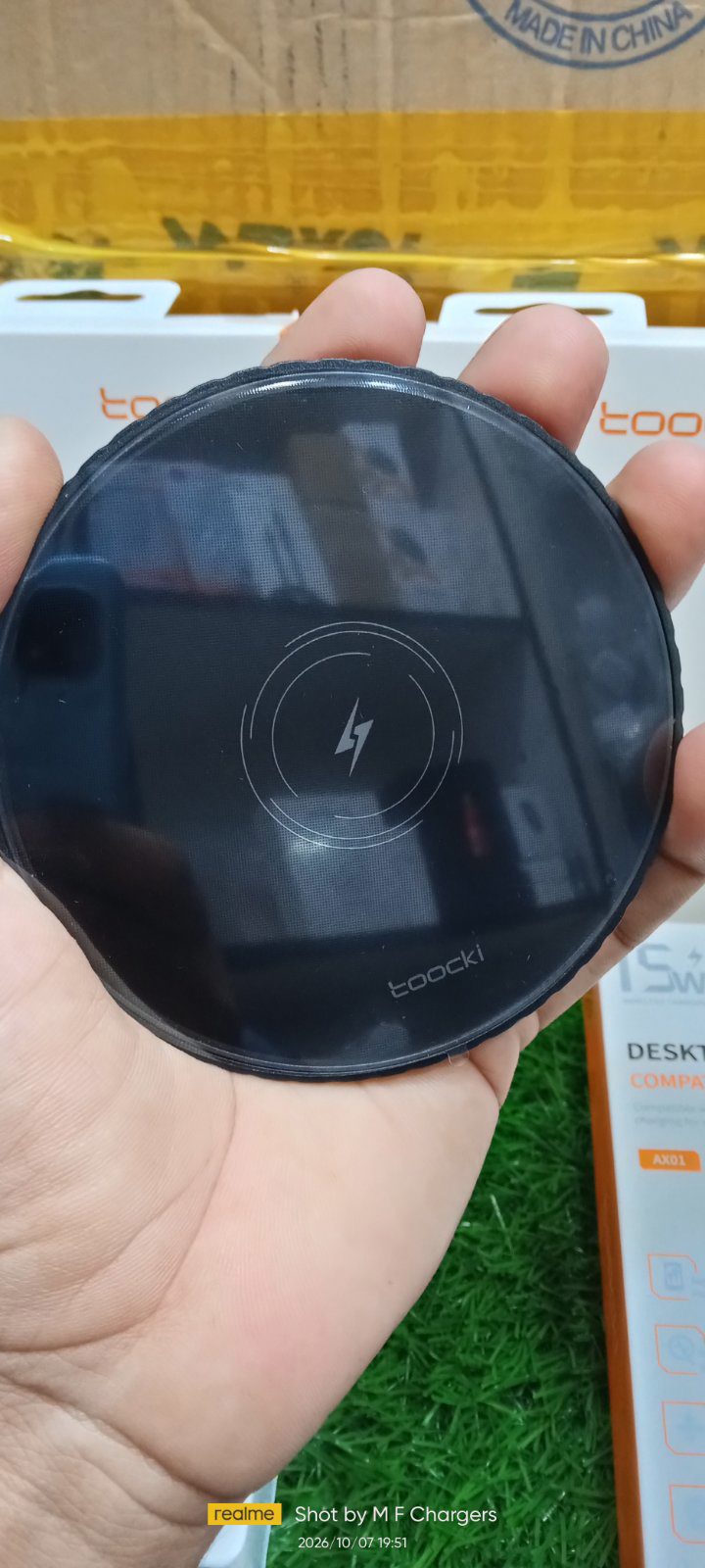 Toocki black slim wireless charging pad top view M F Chargers