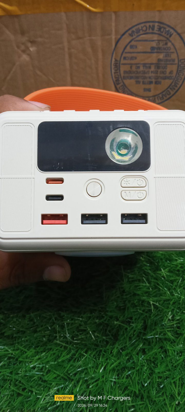Multiple ports and output slots of 22.5W fast charging power bank - M F Chargers
