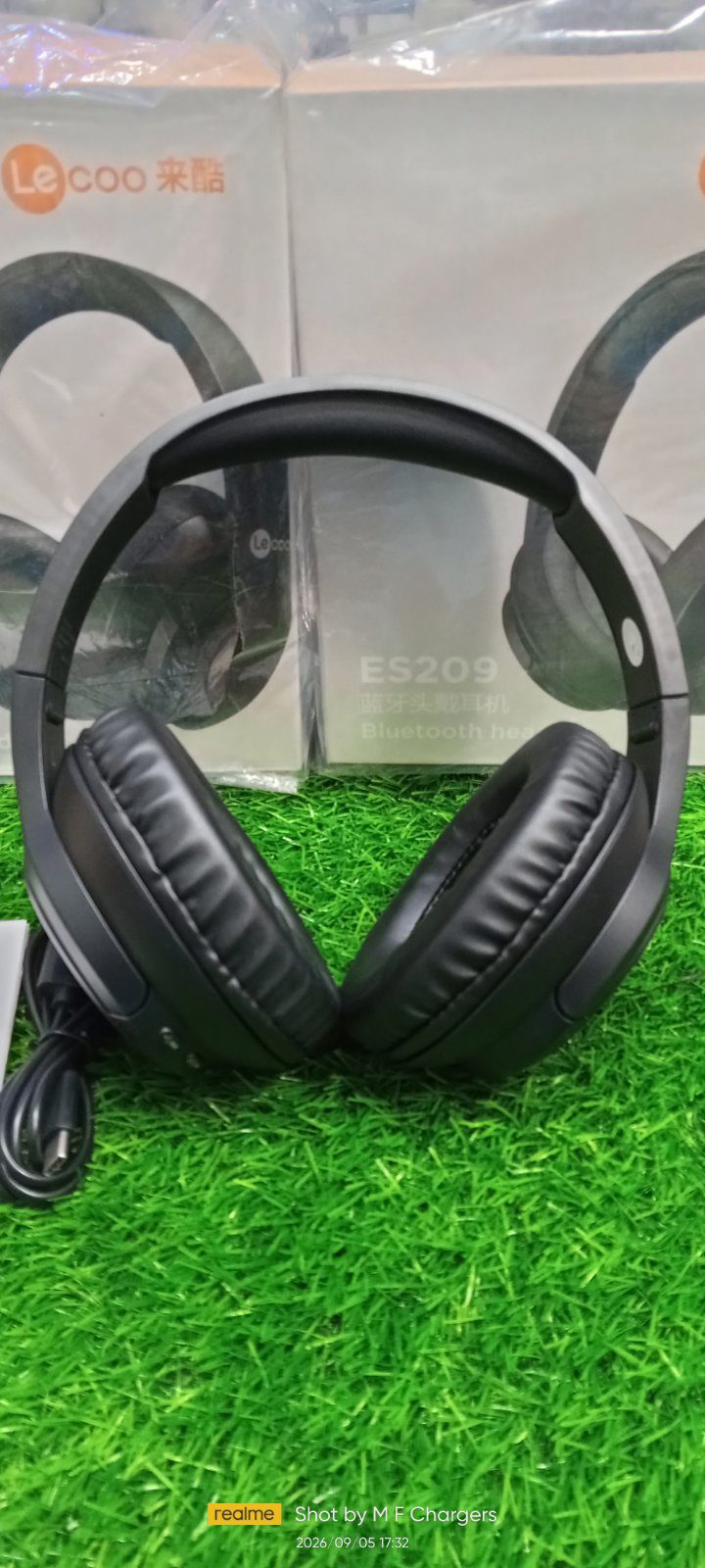 LeCoo ES209 foldable wireless headset angled view M F Chargers