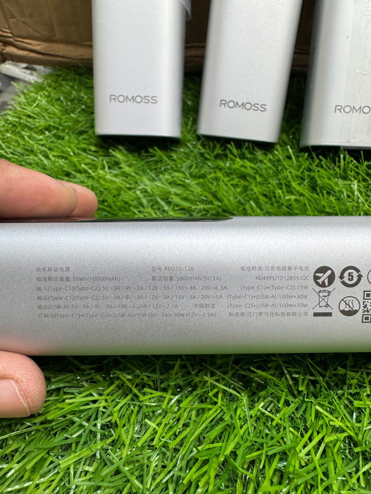 Romoss 130W fast charge power bank back specifications details - M F Chargers