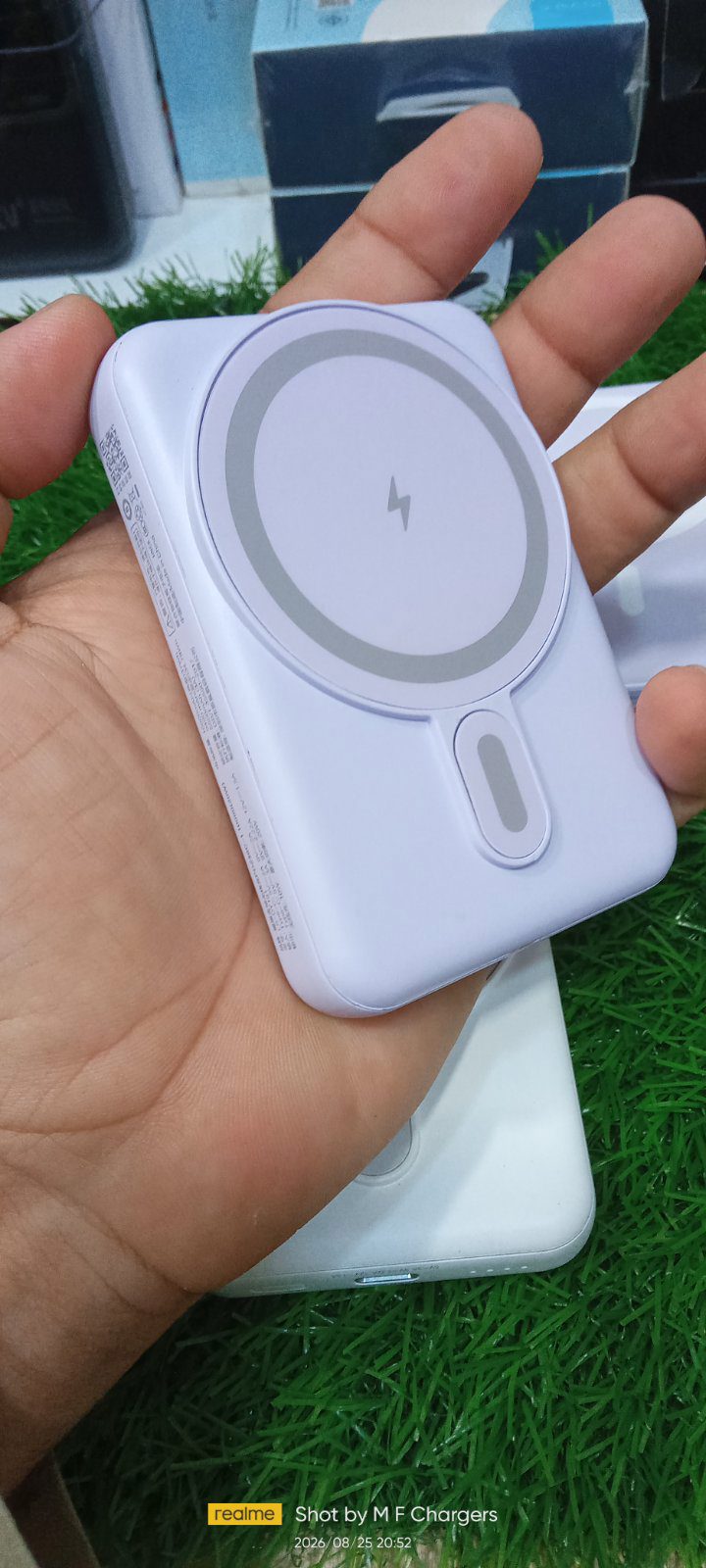 White Pisen MagSafe magnetic wireless power bank side view M F Chargers