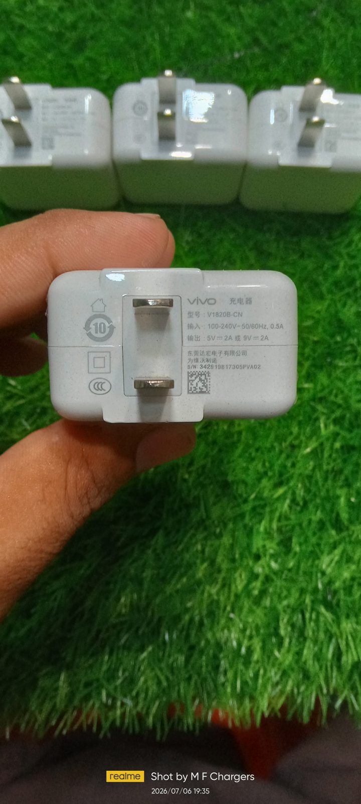 Vivo 18W Charger model V1820B-CN original product specs and pin view by M F Chargers