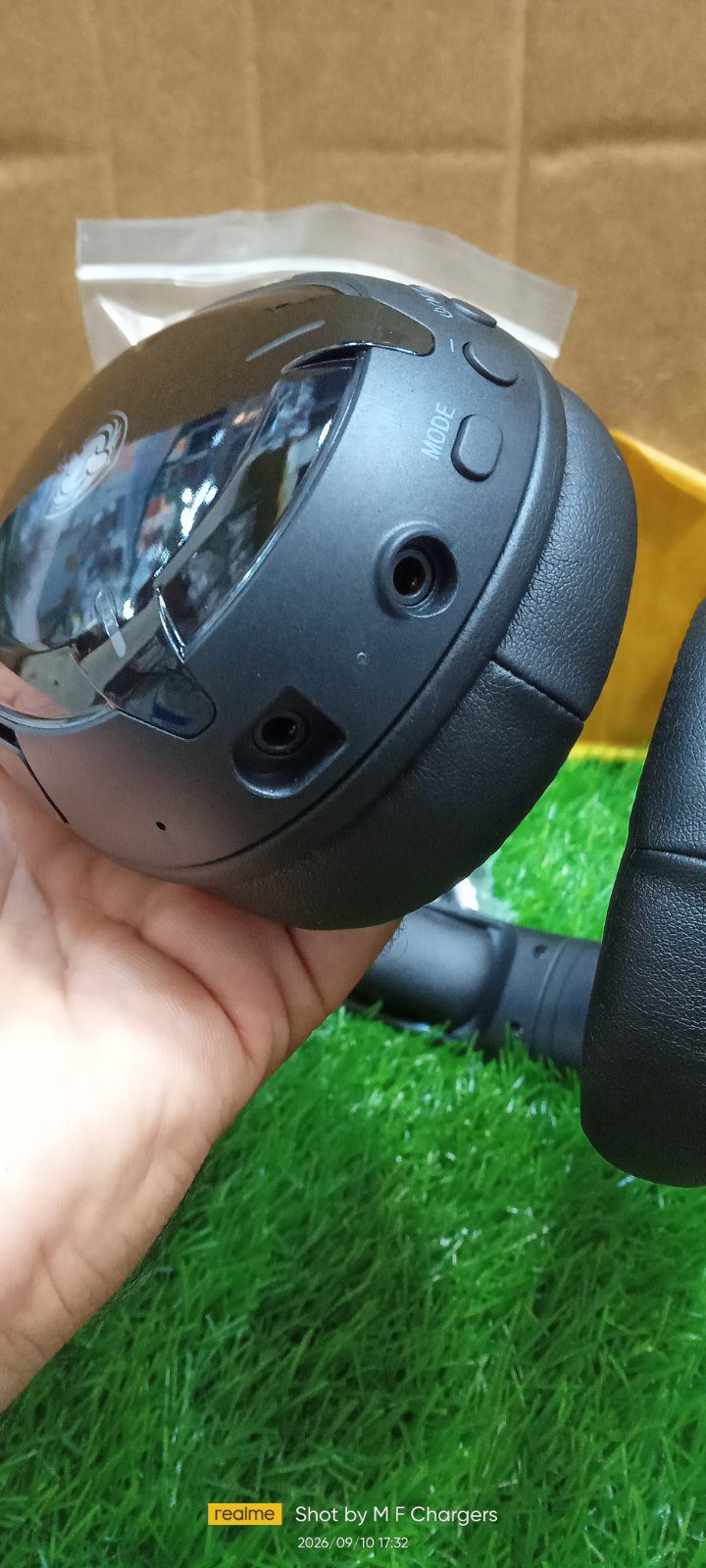 Phoinkas Q6S control buttons and ports detail - M F Chargers