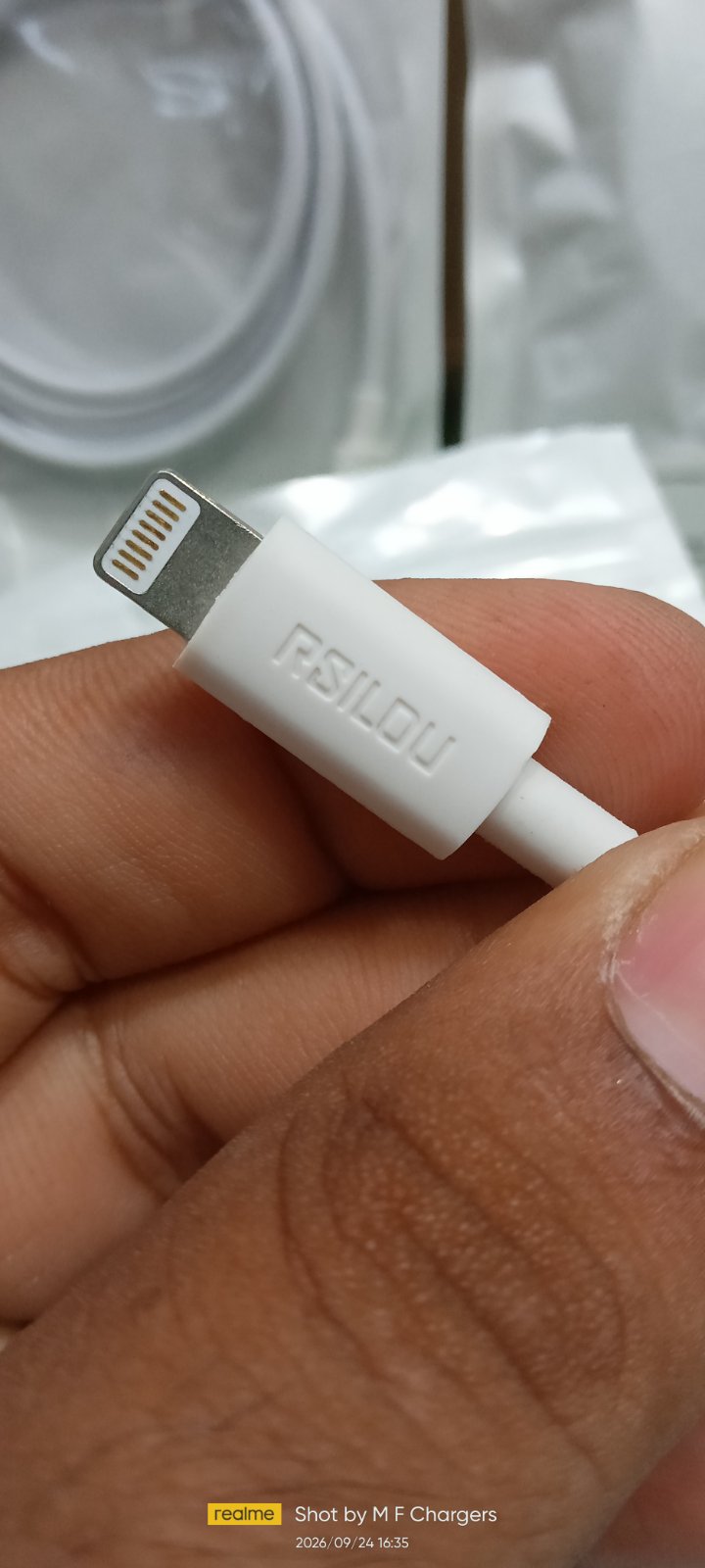 RSILDQ cable lightning connector pin detail M F Chargers