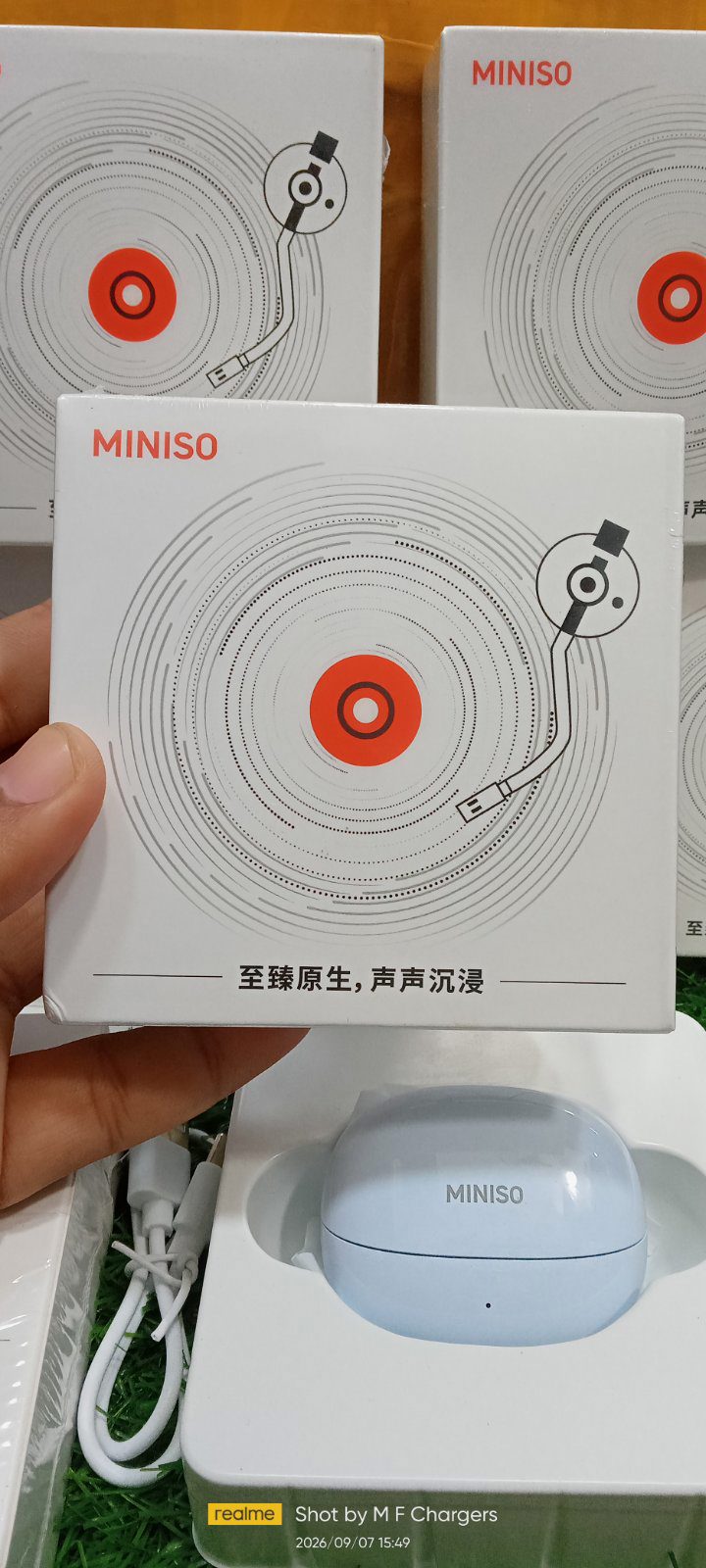 Miniso MR3 wireless earbuds retail box packaging design - M F Chargers