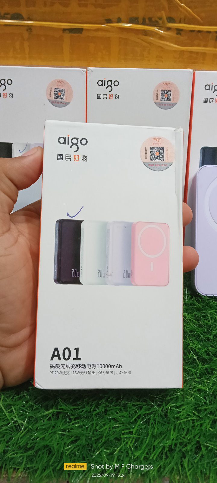 aigo A01 10000mAh MagSafe Wireless Power Bank - M F Chargers