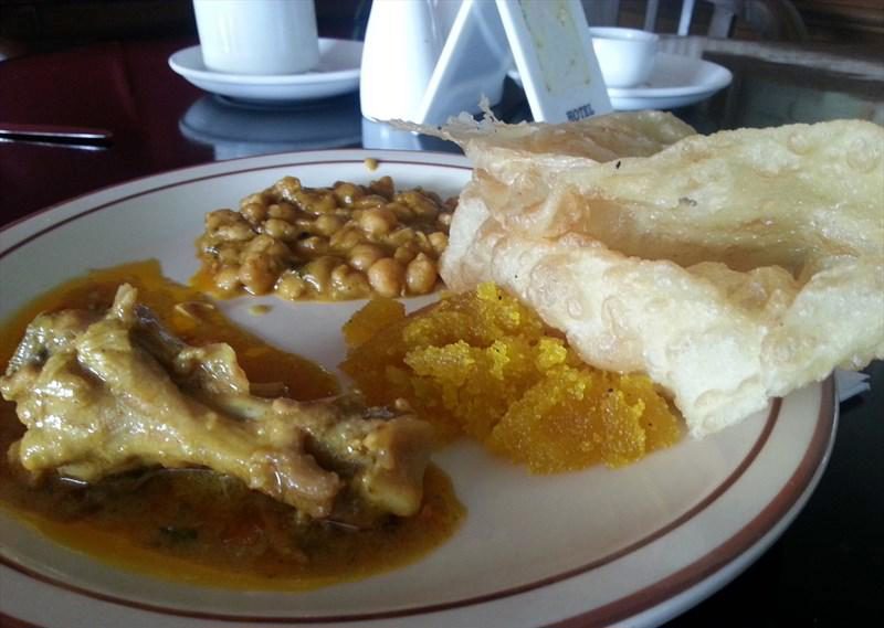 Halwa Puri (2 pcs)