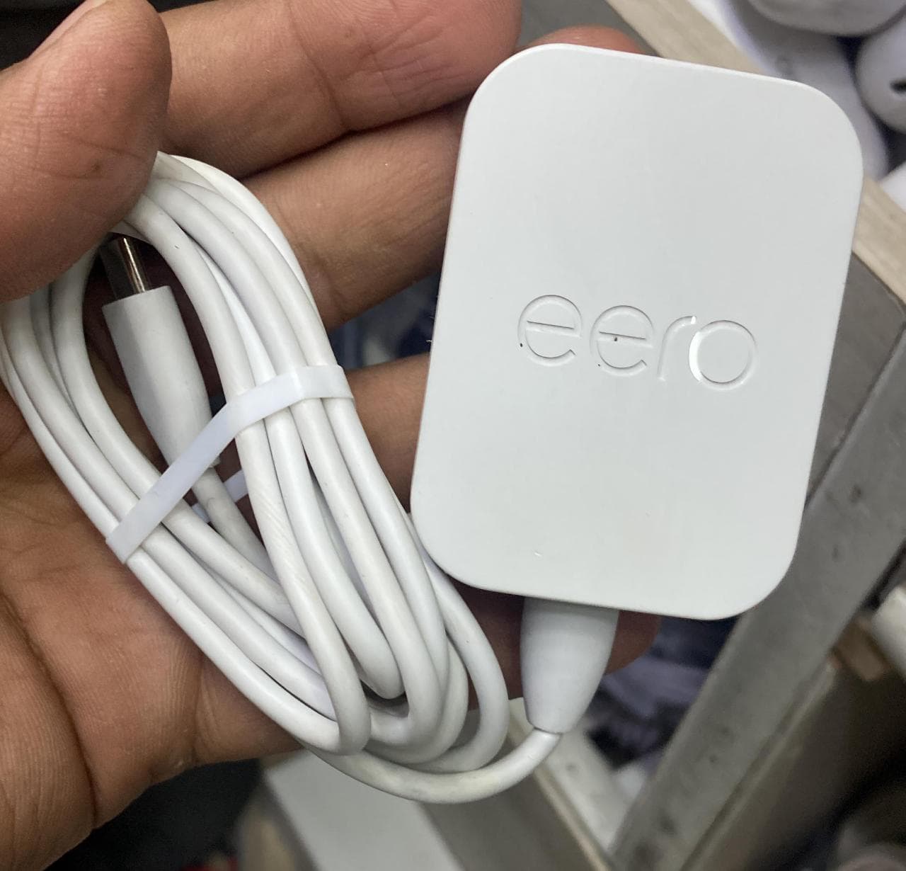 Eero 27 watt type c supply