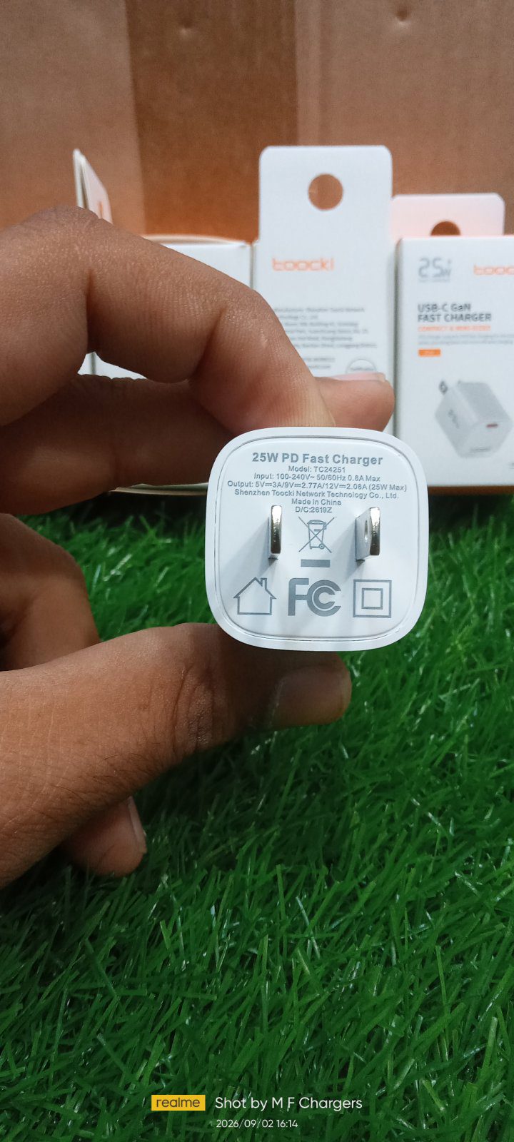 Toocki 25W fast charger pin and plug view - M F Chargers
