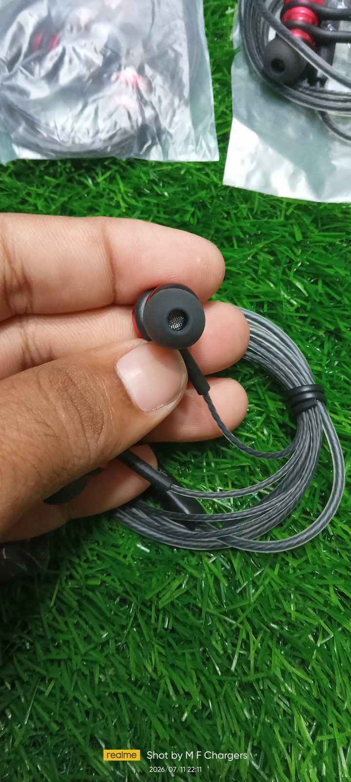 Protronic i120 comfortable ergonomic earbud with soft silicone tip at M F Chargers