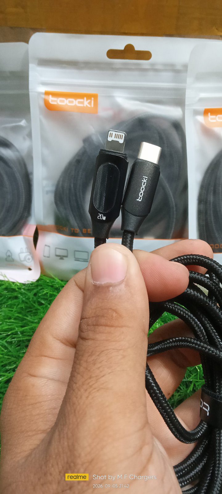 Toocki digital display connector showing real-time charging watts M F Chargers