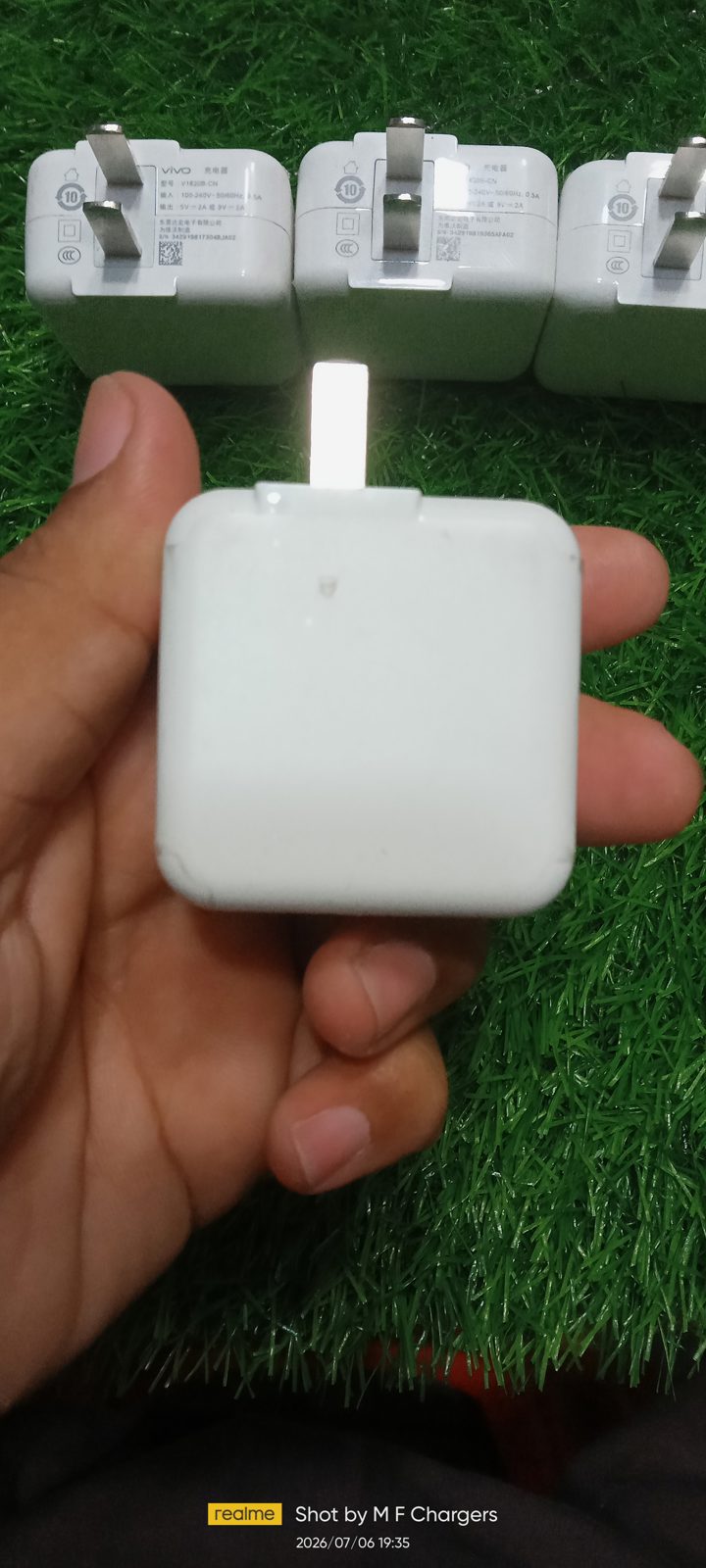 Vivo original 18W fast charging adapter clean side view display by M F Chargers
