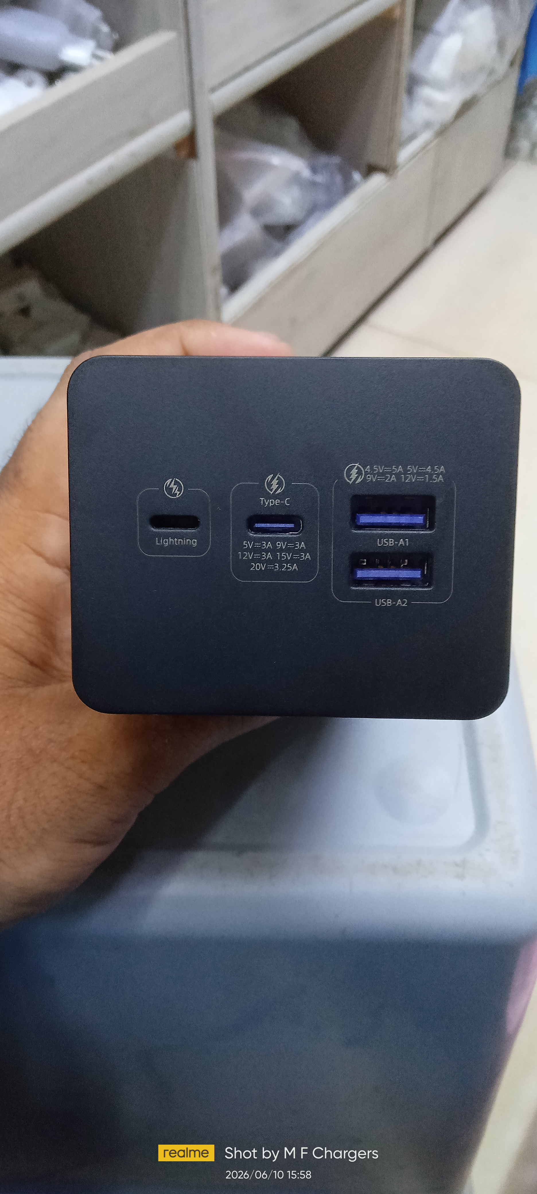 Top port interface view of Romoss 40000mAh power bank featuring Lightning input, Type-C input output, and dual USB-A output ports.