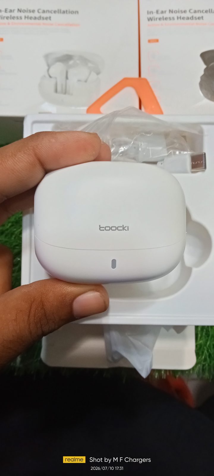 Toocki original wireless headset case front view M F Chargers